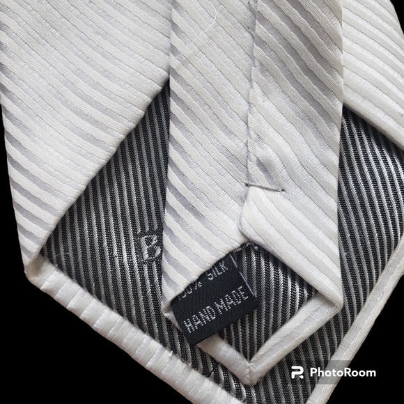 Burberry Tie - Picture 4 of 5